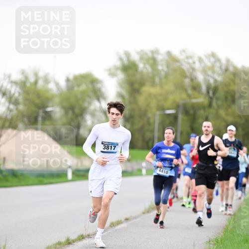 07.04.2024 - 43. Internationalen Wilhelmsburger Insellauf Dr. Thomas Lammeyer http://msf.ph/oto/6040194 07.04.2024 10:34:28 Laufen 3817, 4410 meine-sportfotos.de