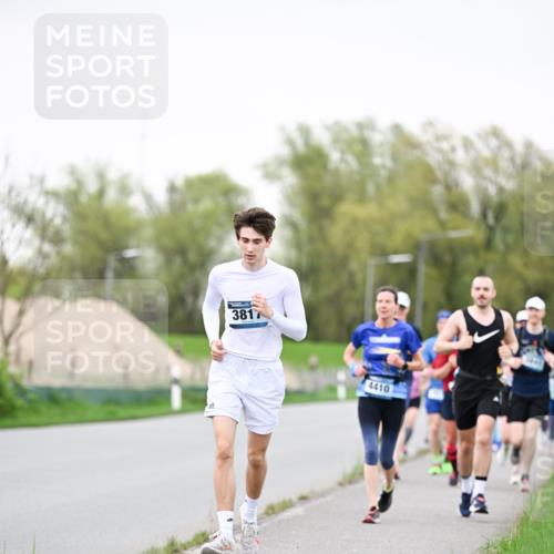07.04.2024 - 43. Internationalen Wilhelmsburger Insellauf Dr. Thomas Lammeyer http://msf.ph/oto/6040196 07.04.2024 10:34:28 Laufen 3817, 4410 meine-sportfotos.de
