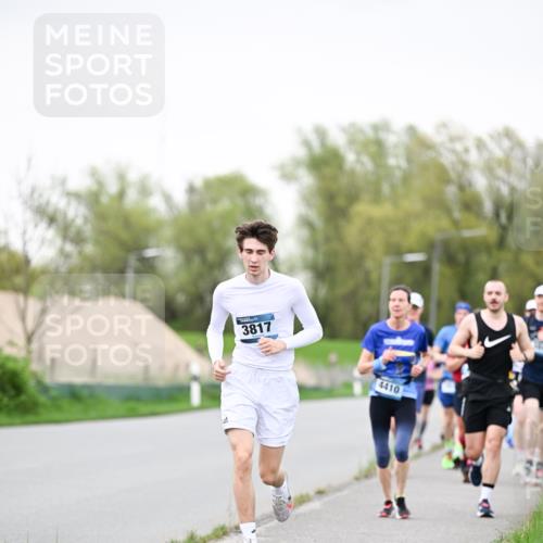 07.04.2024 - 43. Internationalen Wilhelmsburger Insellauf Dr. Thomas Lammeyer http://msf.ph/oto/6040197 07.04.2024 10:34:29 Laufen 3817, 4410, 38 meine-sportfotos.de