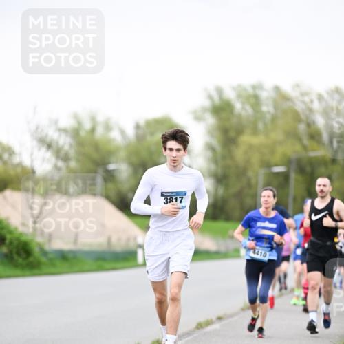 07.04.2024 - 43. Internationalen Wilhelmsburger Insellauf Dr. Thomas Lammeyer http://msf.ph/oto/6040199 07.04.2024 10:34:29 Laufen 3817, 4410 meine-sportfotos.de