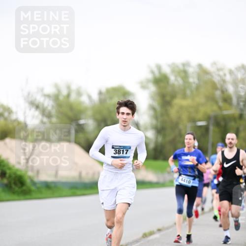 07.04.2024 - 43. Internationalen Wilhelmsburger Insellauf Dr. Thomas Lammeyer http://msf.ph/oto/6040200 07.04.2024 10:34:29 Laufen 3817, 4410 meine-sportfotos.de