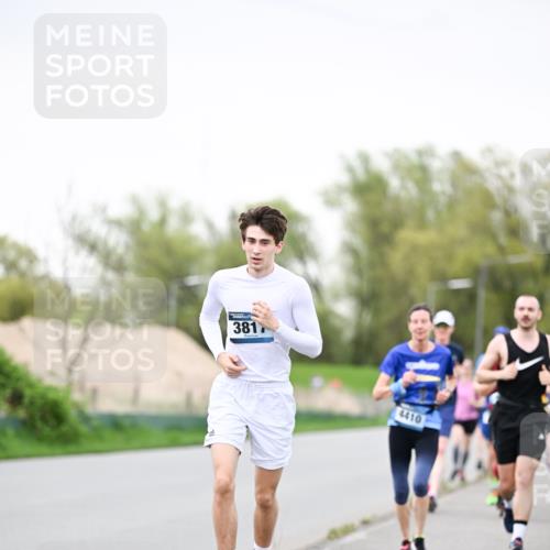 07.04.2024 - 43. Internationalen Wilhelmsburger Insellauf Dr. Thomas Lammeyer http://msf.ph/oto/6040202 07.04.2024 10:34:29 Laufen 381, 4410 meine-sportfotos.de