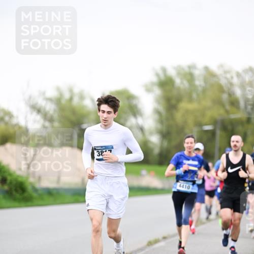 07.04.2024 - 43. Internationalen Wilhelmsburger Insellauf Dr. Thomas Lammeyer http://msf.ph/oto/6040203 07.04.2024 10:34:29 Laufen 387, 4410 meine-sportfotos.de