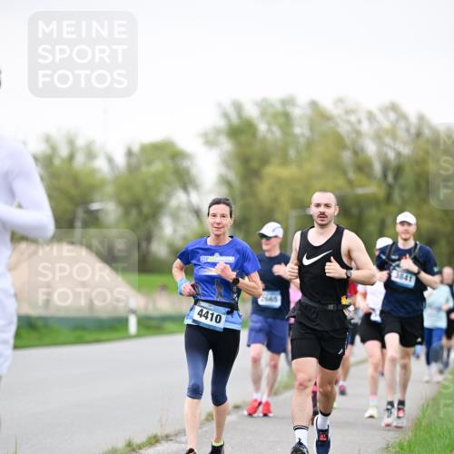 07.04.2024 - 43. Internationalen Wilhelmsburger Insellauf Dr. Thomas Lammeyer http://msf.ph/oto/6040204 07.04.2024 10:34:31 Laufen 3841, 4410 meine-sportfotos.de