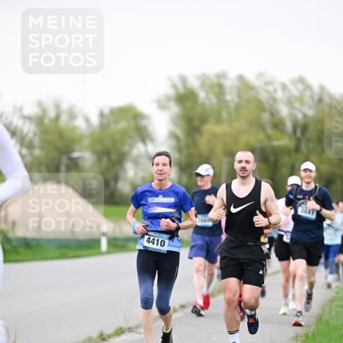07.04.2024 - 43. Internationalen Wilhelmsburger Insellauf Dr. Thomas Lammeyer http://msf.ph/oto/6040205 07.04.2024 10:34:31 Laufen 4410, 3841 meine-sportfotos.de