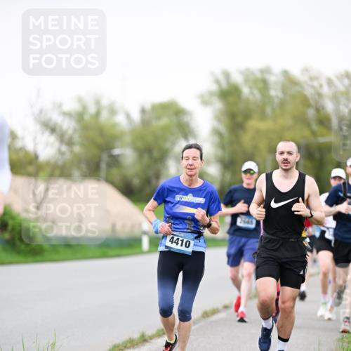 07.04.2024 - 43. Internationalen Wilhelmsburger Insellauf Dr. Thomas Lammeyer http://msf.ph/oto/6040208 07.04.2024 10:34:31 Laufen 4410 meine-sportfotos.de