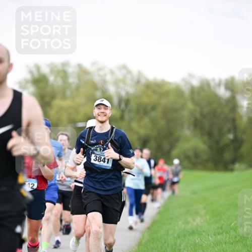 07.04.2024 - 43. Internationalen Wilhelmsburger Insellauf Dr. Thomas Lammeyer http://msf.ph/oto/6040224 07.04.2024 10:34:34 Laufen 12, 3841, 16 meine-sportfotos.de