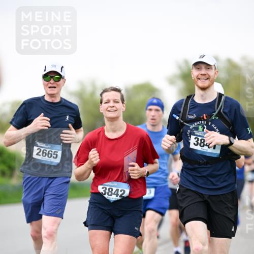 07.04.2024 - 43. Internationalen Wilhelmsburger Insellauf Dr. Thomas Lammeyer http://msf.ph/oto/6040231 07.04.2024 10:34:36 Laufen 2665, 2, 3842, 384, 31 meine-sportfotos.de