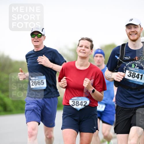 07.04.2024 - 43. Internationalen Wilhelmsburger Insellauf Dr. Thomas Lammeyer http://msf.ph/oto/6040234 07.04.2024 10:34:36 Laufen 2665, 3842, 3841 meine-sportfotos.de