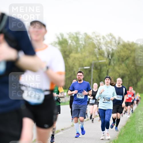 07.04.2024 - 43. Internationalen Wilhelmsburger Insellauf Dr. Thomas Lammeyer http://msf.ph/oto/6040238 07.04.2024 10:34:37 Laufen 2972, 2751, 2750, 73, 2399 meine-sportfotos.de