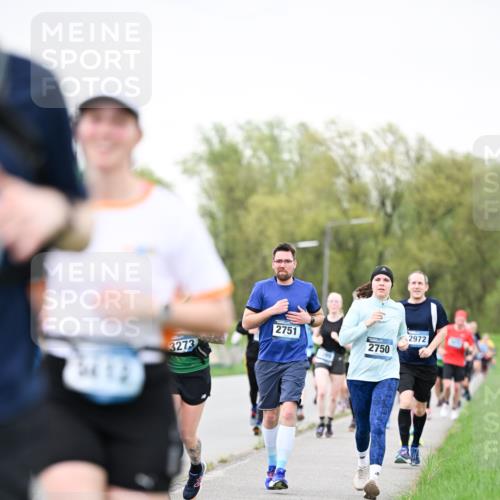 07.04.2024 - 43. Internationalen Wilhelmsburger Insellauf Dr. Thomas Lammeyer http://msf.ph/oto/6040239 07.04.2024 10:34:37 Laufen 2751, 3273, 2750, 2972 meine-sportfotos.de