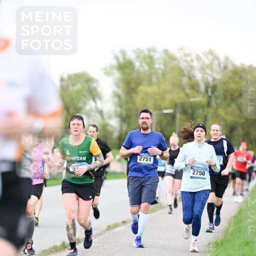 07.04.2024 - 43. Internationalen Wilhelmsburger Insellauf Dr. Thomas Lammeyer http://msf.ph/oto/6040241 07.04.2024 10:34:38 Laufen 3, 2751, 2750 meine-sportfotos.de