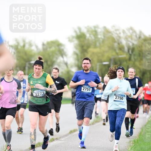 07.04.2024 - 43. Internationalen Wilhelmsburger Insellauf Dr. Thomas Lammeyer http://msf.ph/oto/6040246 07.04.2024 10:34:39 Laufen 2751, 3273, 2750, 72 meine-sportfotos.de