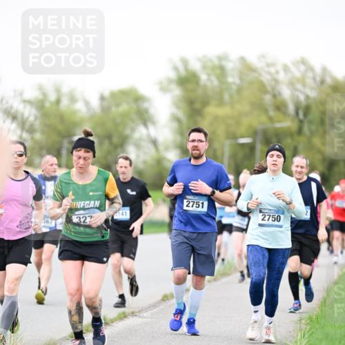 07.04.2024 - 43. Internationalen Wilhelmsburger Insellauf Dr. Thomas Lammeyer http://msf.ph/oto/6040247 07.04.2024 10:34:39 Laufen 322, 141, 29, 2751, 2750 meine-sportfotos.de