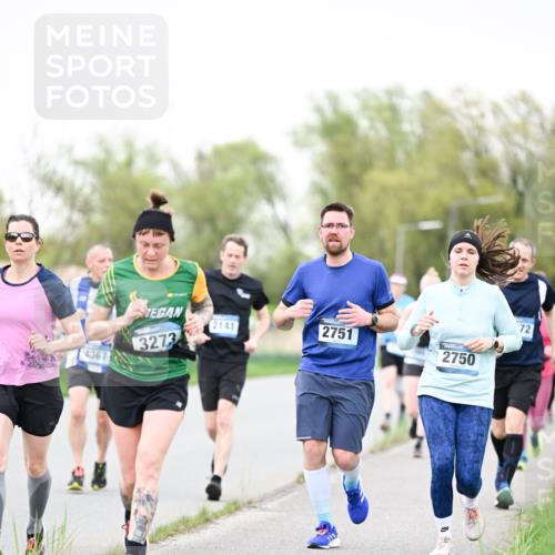 07.04.2024 - 43. Internationalen Wilhelmsburger Insellauf Dr. Thomas Lammeyer http://msf.ph/oto/6040249 07.04.2024 10:34:39 Laufen 3273, 2141, 2751, 1212, 4367, 2750, 72 meine-sportfotos.de