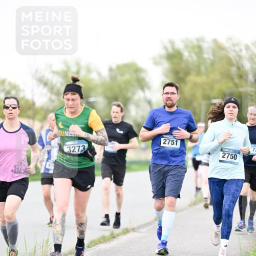 07.04.2024 - 43. Internationalen Wilhelmsburger Insellauf Dr. Thomas Lammeyer http://msf.ph/oto/6040251 07.04.2024 10:34:40 Laufen 3273, 2751, 2750, 72 meine-sportfotos.de