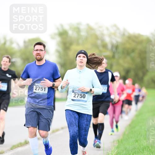 07.04.2024 - 43. Internationalen Wilhelmsburger Insellauf Dr. Thomas Lammeyer http://msf.ph/oto/6040256 07.04.2024 10:34:41 Laufen 2751, 2750 meine-sportfotos.de