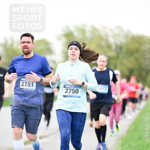 07.04.2024 - 43. Internationalen Wilhelmsburger Insellauf Dr. Thomas Lammeyer http://msf.ph/oto/6040261 07.04.2024 10:34:41 Laufen 2751, 2750 meine-sportfotos.de
