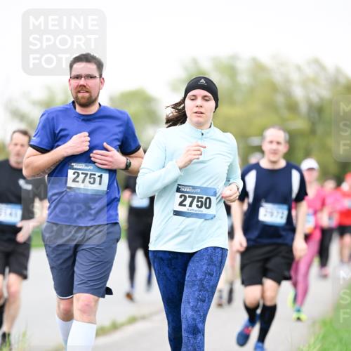 07.04.2024 - 43. Internationalen Wilhelmsburger Insellauf Dr. Thomas Lammeyer http://msf.ph/oto/6040263 07.04.2024 10:34:42 Laufen 7146, 2751, 2750, 2972 meine-sportfotos.de