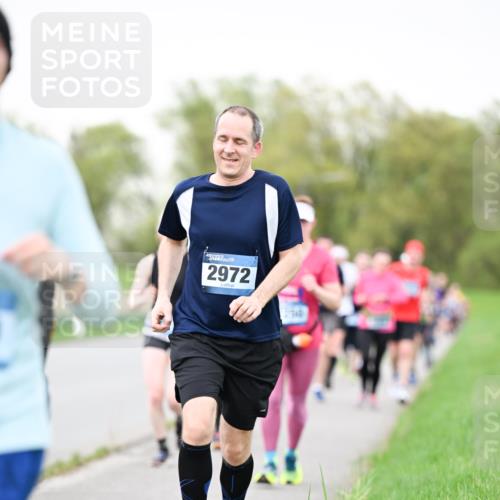 07.04.2024 - 43. Internationalen Wilhelmsburger Insellauf Dr. Thomas Lammeyer http://msf.ph/oto/6040271 07.04.2024 10:34:43 Laufen 2972 meine-sportfotos.de
