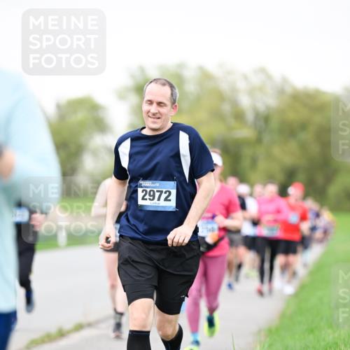 07.04.2024 - 43. Internationalen Wilhelmsburger Insellauf Dr. Thomas Lammeyer http://msf.ph/oto/6040272 07.04.2024 10:34:43 Laufen 2972 meine-sportfotos.de