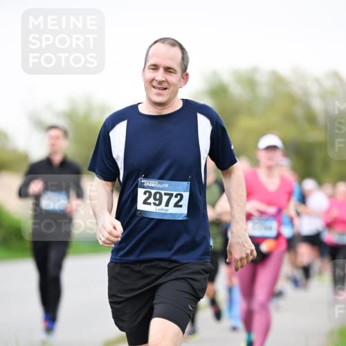 07.04.2024 - 43. Internationalen Wilhelmsburger Insellauf Dr. Thomas Lammeyer http://msf.ph/oto/6040279 07.04.2024 10:34:44 Laufen 2972 meine-sportfotos.de