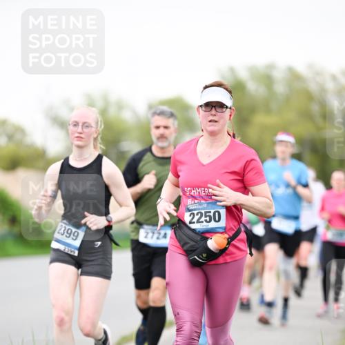07.04.2024 - 43. Internationalen Wilhelmsburger Insellauf Dr. Thomas Lammeyer http://msf.ph/oto/6040288 07.04.2024 10:34:46 Laufen 2399, 2399, 2724, 2250 meine-sportfotos.de