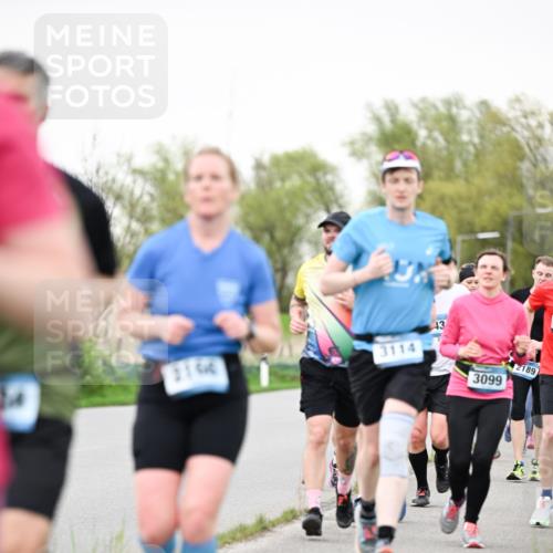 07.04.2024 - 43. Internationalen Wilhelmsburger Insellauf Dr. Thomas Lammeyer http://msf.ph/oto/6040295 07.04.2024 10:34:48 Laufen 2104, 3114, 43, 3099, 2189 meine-sportfotos.de