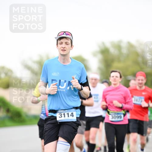 07.04.2024 - 43. Internationalen Wilhelmsburger Insellauf Dr. Thomas Lammeyer http://msf.ph/oto/6040302 07.04.2024 10:34:50 Laufen 3114, 3099 meine-sportfotos.de