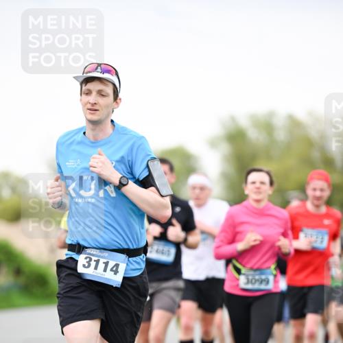 07.04.2024 - 43. Internationalen Wilhelmsburger Insellauf Dr. Thomas Lammeyer http://msf.ph/oto/6040304 07.04.2024 10:34:50 Laufen 3114, 3099 meine-sportfotos.de