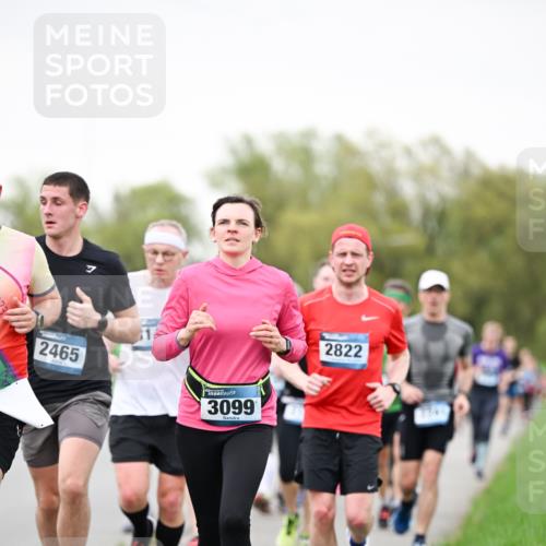07.04.2024 - 43. Internationalen Wilhelmsburger Insellauf Dr. Thomas Lammeyer http://msf.ph/oto/6040306 07.04.2024 10:34:51 Laufen 2465, 3099, 2822, 234 meine-sportfotos.de