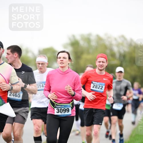 07.04.2024 - 43. Internationalen Wilhelmsburger Insellauf Dr. Thomas Lammeyer http://msf.ph/oto/6040308 07.04.2024 10:34:51 Laufen 2465, 3143, 3099, 2822 meine-sportfotos.de