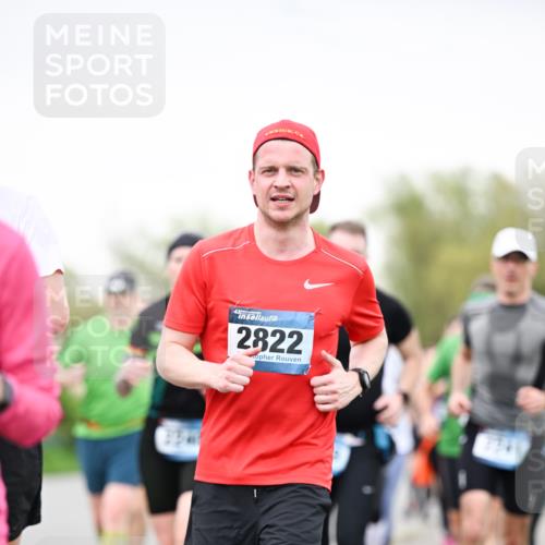 07.04.2024 - 43. Internationalen Wilhelmsburger Insellauf Dr. Thomas Lammeyer http://msf.ph/oto/6040318 07.04.2024 10:34:53 Laufen 2822 meine-sportfotos.de