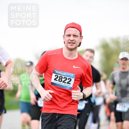 07.04.2024 - 43. Internationalen Wilhelmsburger Insellauf Dr. Thomas Lammeyer http://msf.ph/oto/6040320 07.04.2024 10:34:53 Laufen 2822 meine-sportfotos.de