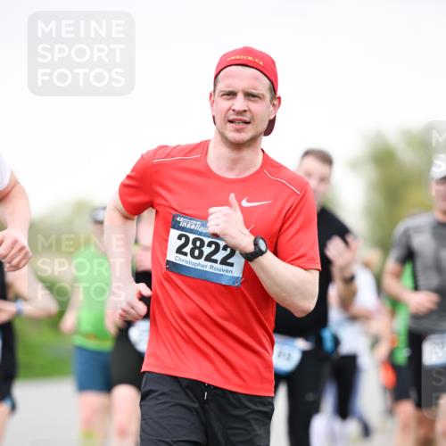 07.04.2024 - 43. Internationalen Wilhelmsburger Insellauf Dr. Thomas Lammeyer http://msf.ph/oto/6040321 07.04.2024 10:34:53 Laufen 2822 meine-sportfotos.de