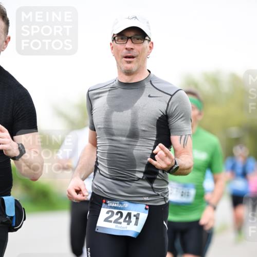 07.04.2024 - 43. Internationalen Wilhelmsburger Insellauf Dr. Thomas Lammeyer http://msf.ph/oto/6040333 07.04.2024 10:34:55 Laufen 13, 2241 meine-sportfotos.de