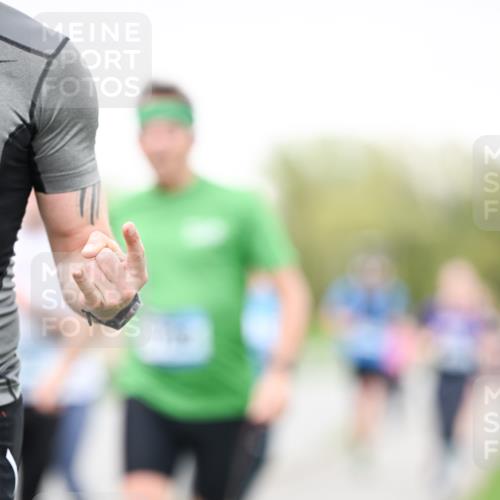 07.04.2024 - 43. Internationalen Wilhelmsburger Insellauf Dr. Thomas Lammeyer http://msf.ph/oto/6040334 07.04.2024 10:34:56 Laufen  meine-sportfotos.de