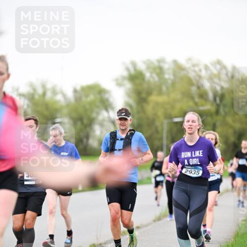 07.04.2024 - 43. Internationalen Wilhelmsburger Insellauf Dr. Thomas Lammeyer http://msf.ph/oto/6040341 07.04.2024 10:34:59 Laufen 302, 3028, 2935 meine-sportfotos.de