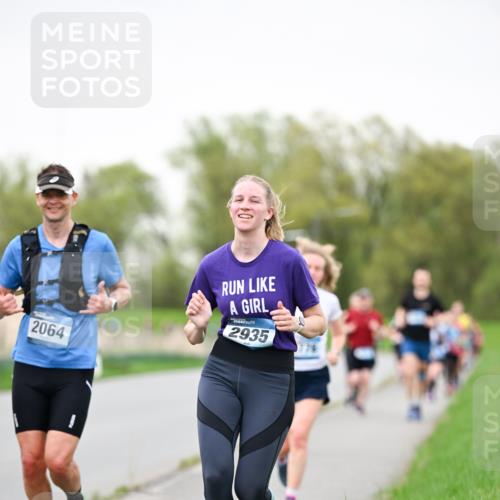 07.04.2024 - 43. Internationalen Wilhelmsburger Insellauf Dr. Thomas Lammeyer http://msf.ph/oto/6040349 07.04.2024 10:35:00 Laufen 2064, 45, 2935 meine-sportfotos.de