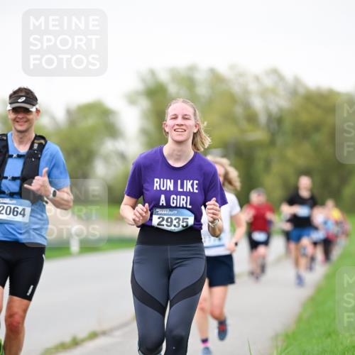 07.04.2024 - 43. Internationalen Wilhelmsburger Insellauf Dr. Thomas Lammeyer http://msf.ph/oto/6040352 07.04.2024 10:35:01 Laufen 2064, 2935 meine-sportfotos.de