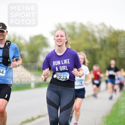 07.04.2024 - 43. Internationalen Wilhelmsburger Insellauf Dr. Thomas Lammeyer http://msf.ph/oto/6040355 07.04.2024 10:35:01 Laufen 64, 2935 meine-sportfotos.de