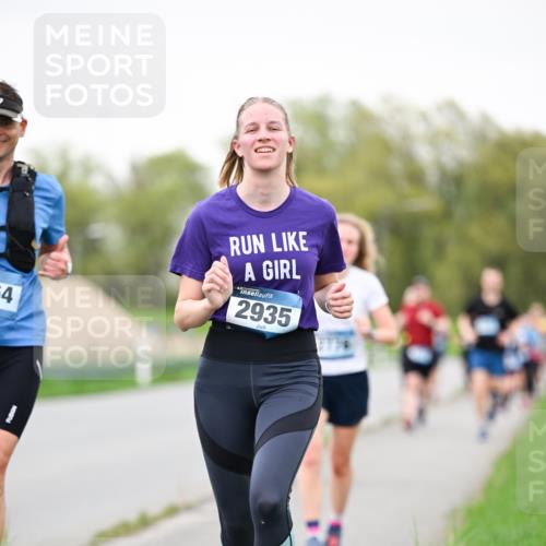07.04.2024 - 43. Internationalen Wilhelmsburger Insellauf Dr. Thomas Lammeyer http://msf.ph/oto/6040356 07.04.2024 10:35:01 Laufen 64, 43, 2935 meine-sportfotos.de