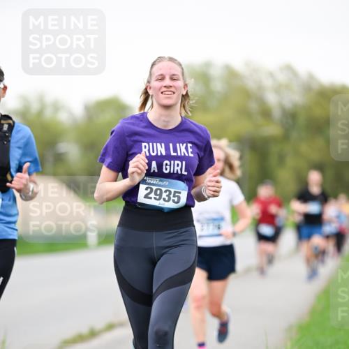 07.04.2024 - 43. Internationalen Wilhelmsburger Insellauf Dr. Thomas Lammeyer http://msf.ph/oto/6040357 07.04.2024 10:35:01 Laufen 2935 meine-sportfotos.de