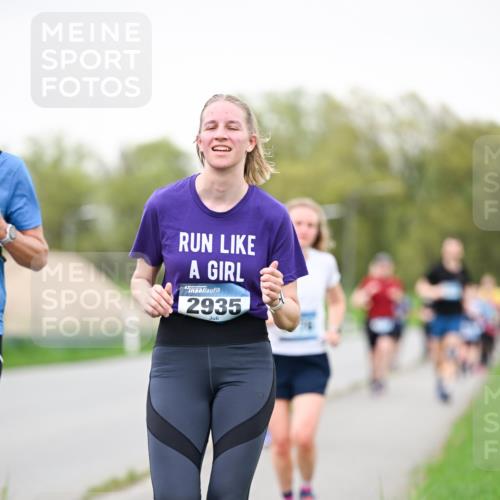 07.04.2024 - 43. Internationalen Wilhelmsburger Insellauf Dr. Thomas Lammeyer http://msf.ph/oto/6040358 07.04.2024 10:35:01 Laufen 2935 meine-sportfotos.de
