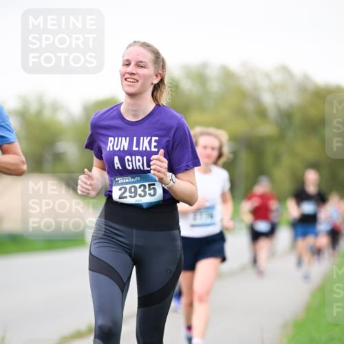 07.04.2024 - 43. Internationalen Wilhelmsburger Insellauf Dr. Thomas Lammeyer http://msf.ph/oto/6040359 07.04.2024 10:35:02 Laufen 2935 meine-sportfotos.de