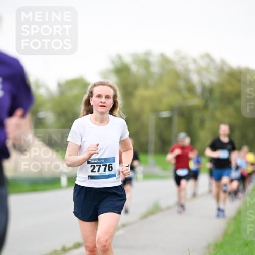 07.04.2024 - 43. Internationalen Wilhelmsburger Insellauf Dr. Thomas Lammeyer http://msf.ph/oto/6040363 07.04.2024 10:35:03 Laufen 2776 meine-sportfotos.de