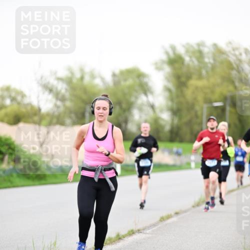 07.04.2024 - 43. Internationalen Wilhelmsburger Insellauf Dr. Thomas Lammeyer http://msf.ph/oto/6040376 07.04.2024 10:35:05 Laufen  meine-sportfotos.de