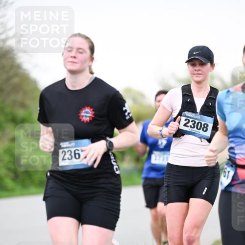 07.04.2024 - 43. Internationalen Wilhelmsburger Insellauf Dr. Thomas Lammeyer http://msf.ph/oto/6040430 07.04.2024 10:35:19 Laufen 236, 2308, 3726, 61 meine-sportfotos.de