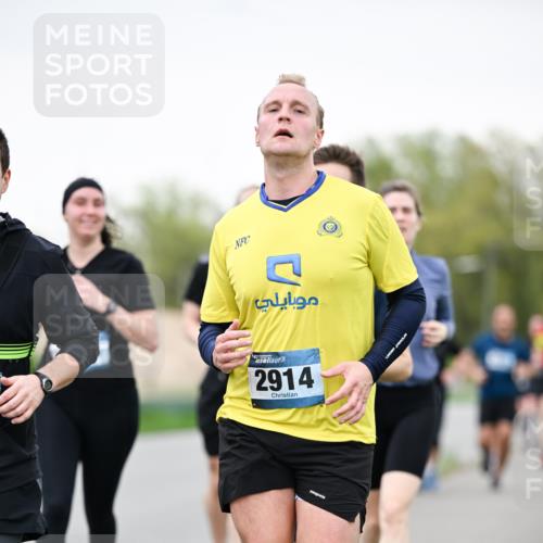 07.04.2024 - 43. Internationalen Wilhelmsburger Insellauf Dr. Thomas Lammeyer http://msf.ph/oto/6040442 07.04.2024 10:35:22 Laufen 2914 meine-sportfotos.de