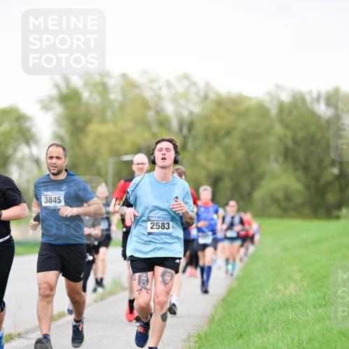 07.04.2024 - 43. Internationalen Wilhelmsburger Insellauf Dr. Thomas Lammeyer http://msf.ph/oto/6040457 07.04.2024 10:35:27 Laufen 3845, 2583 meine-sportfotos.de